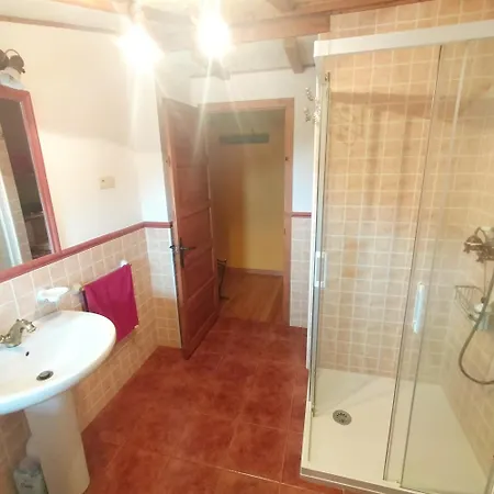 Casa El Curro Cueva (Asturias)